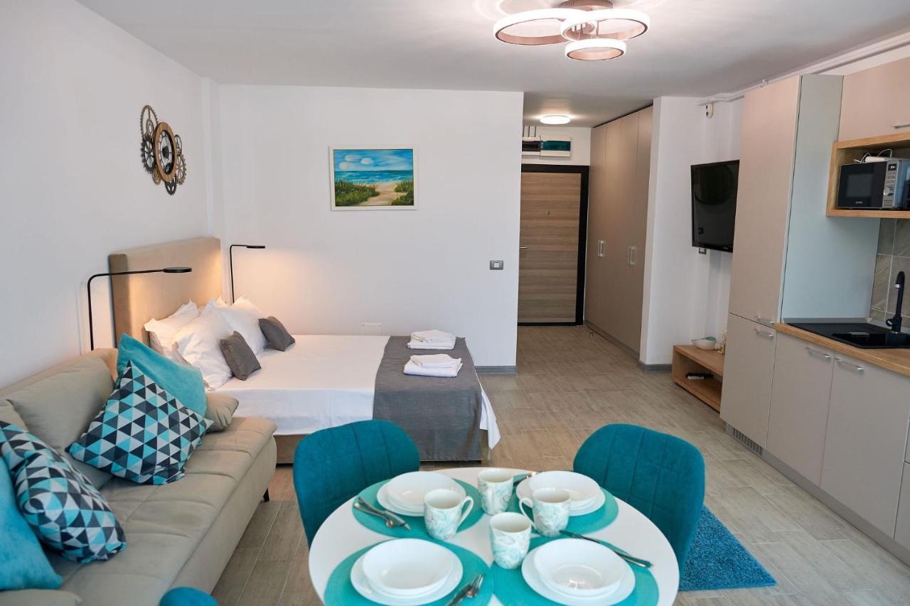 Studio Capri Spa N Pool Beach Resort Năvodari Exteriör bild