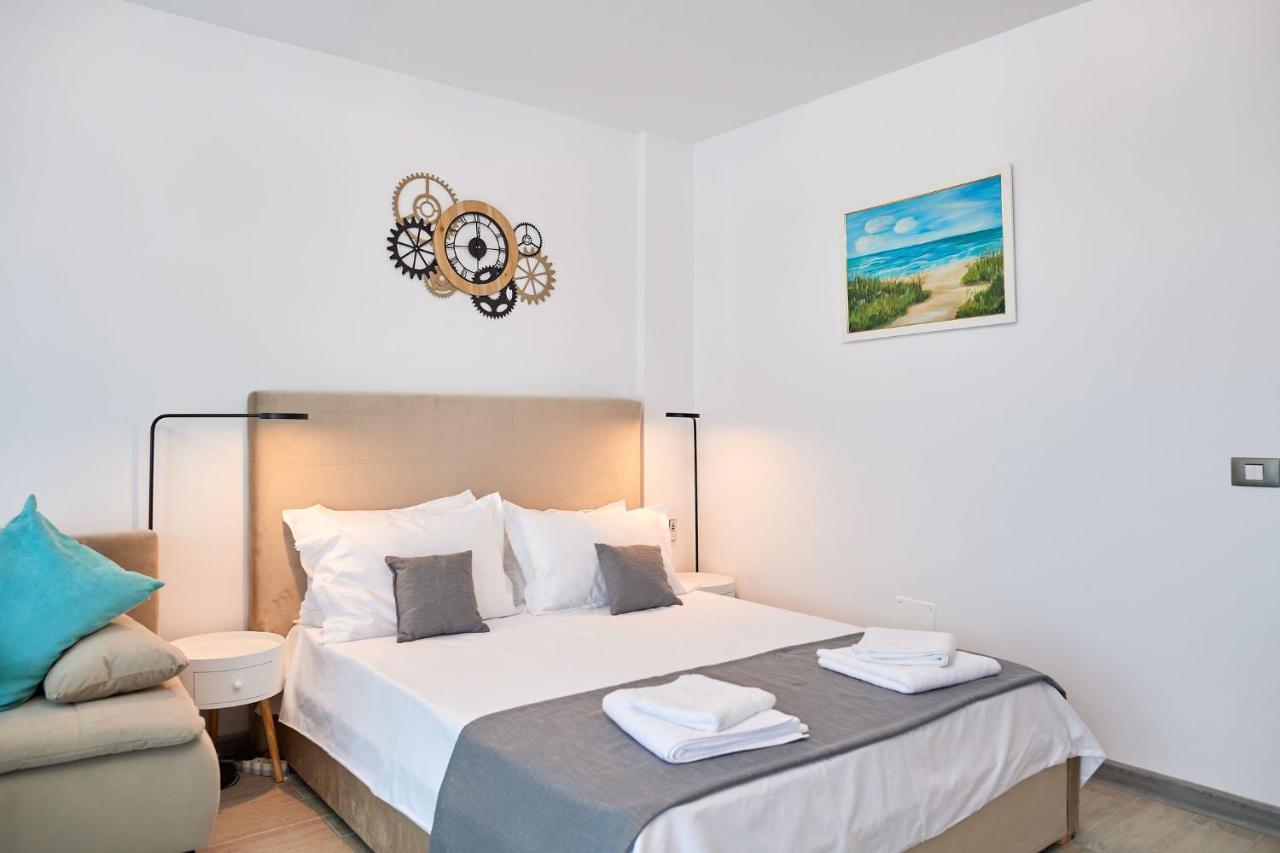 Studio Capri Spa N Pool Beach Resort Năvodari Exteriör bild